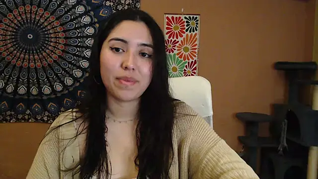 Snapshot of IntimateTales chatting on 01-08-25, 04:11 IntimateTales online show from 01-08-25, 04:11