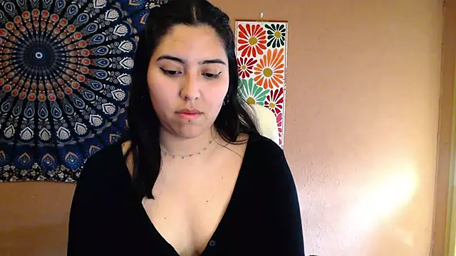 Snapshot of IntimateTales chatting on 03-21-25, 04:18 IntimateTales online show from 03-21-25, 04:18