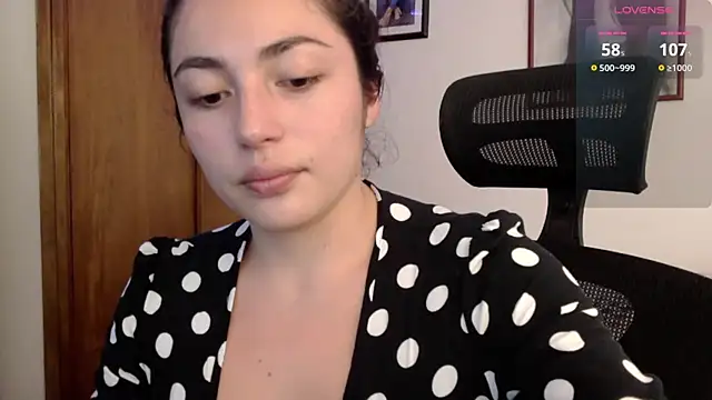 Snapshot of Honey_Aynur20 chatting on 10-03-25, 06:27 Honey Aynur20 online show from 10-03-25, 06:27