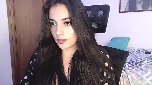 Snapshot of Honey_Aynur20 chatting on 10-14-25, 06:20 Honey Aynur20 online show from 10-14-25, 06:20