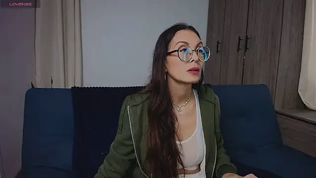 Snapshot of Swetisabella01 chatting on 07-26-26, 08:49 Swetisabella01 online show from 07-26-26, 08:49