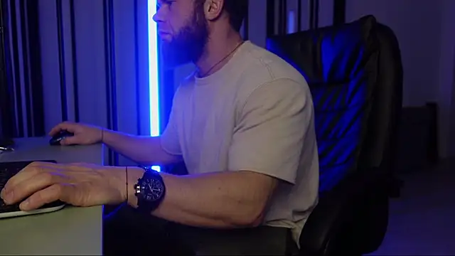 Snapshot of Tommy_Burnz chatting on 01-10-25, 02:46 Tommy Burnz online show from 01-10-25, 02:46