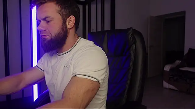 Snapshot of Tommy_Burnz chatting on 01-11-25, 03:34 Tommy Burnz online show from 01-11-25, 03:34