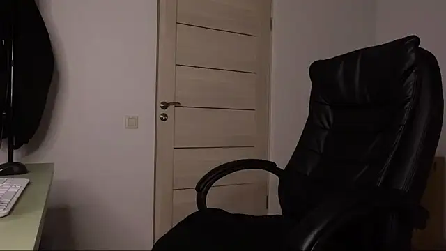 Snapshot of Tommy_Burnz chatting on 01-15-25, 04:15 Tommy Burnz online show from 01-15-25, 04:15