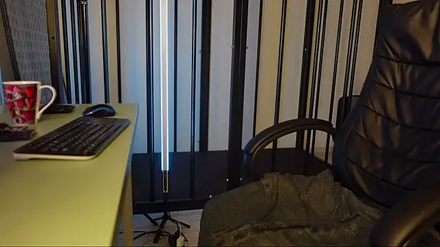 Snapshot of Tommy_Burnz chatting on 01-19-25, 05:48 Tommy Burnz online show from 01-19-25, 05:48