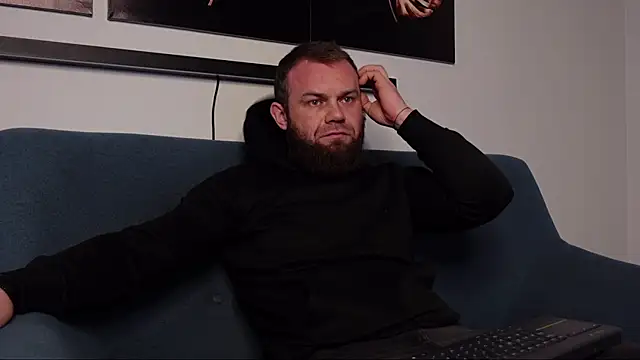 Snapshot of Tommy_Burnz chatting on 01-29-25, 09:33 Tommy Burnz online show from 01-29-25, 09:33