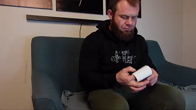 Snapshot of Tommy_Burnz chatting on 02-10-25, 02:52 Tommy Burnz online show from 02-10-25, 02:52