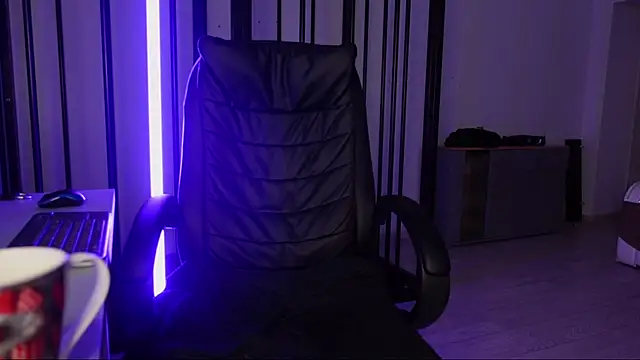 Snapshot of Tommy_Burnz chatting on 02-11-25, 06:30 Tommy Burnz online show from 02-11-25, 06:30