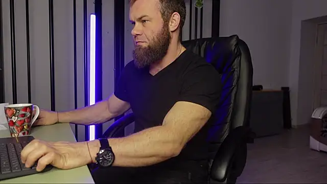 Snapshot of Tommy_Burnz chatting on 02-13-25, 02:45 Tommy Burnz online show from 02-13-25, 02:45