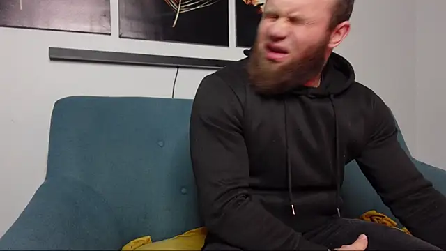 Snapshot of Tommy_Burnz chatting on 02-14-25, 03:22 Tommy Burnz online show from 02-14-25, 03:22