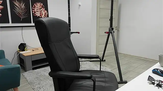 Tommy Burnz online show from 11-20-25, 01:44