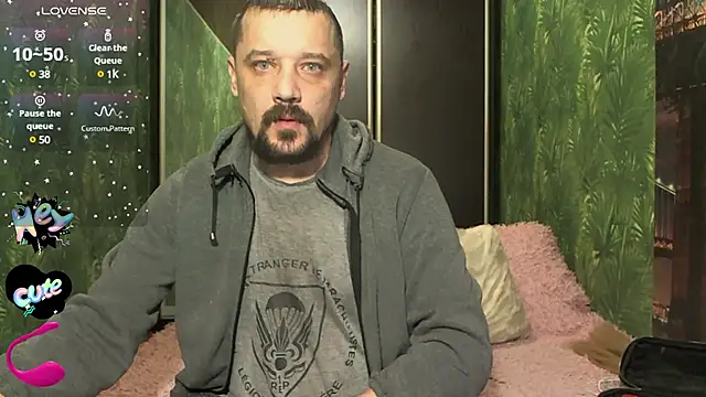 DanielOhCool online show from 12-23-24, 08:22