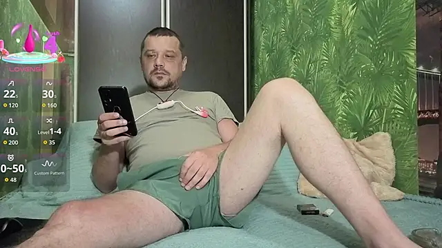 Snapshot of DanielOhCool chatting on 06-13-26, 06:33 DanielOhCool online show from 06-13-26, 06:33
