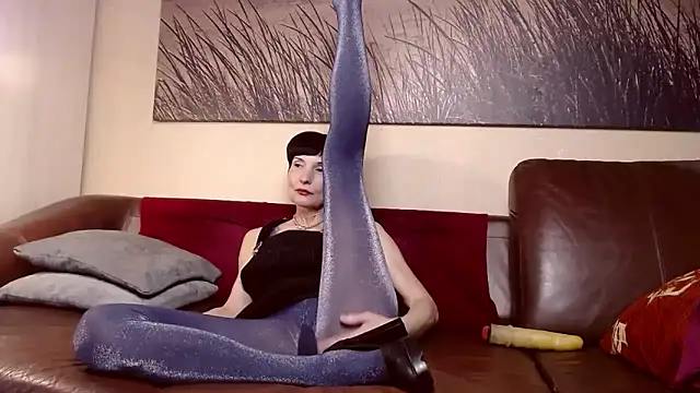 ElizabethLong online show from 03-16-25, 02:33