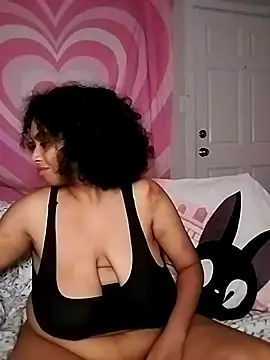 TasteeKitty online show from 10-26-25, 07:58