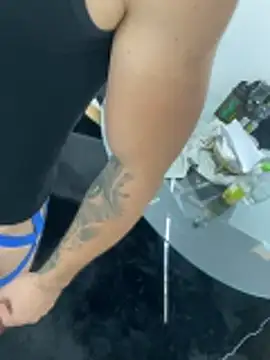 Snapshot of bestofsex99 chatting on 10-20-25, 04:18 bestofsex99 online show from 10-20-25, 04:18