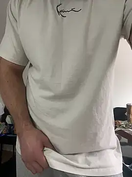 Snapshot of bestofsex99 chatting on 02-10-26, 09:46 bestofsex99 online show from 02-10-26, 09:46