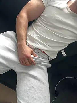 Snapshot of bestofsex99 chatting on 02-28-26, 10:27 bestofsex99 online show from 02-28-26, 10:27