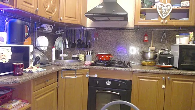 LizaCakes online show from 01-04-25, 06:51