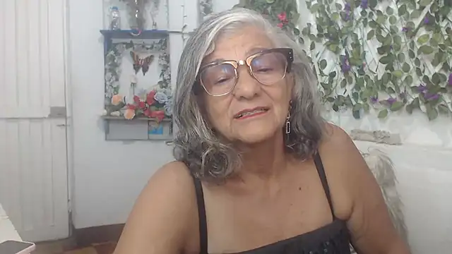 FunnyGrandma online show from 12-24-24, 11:11