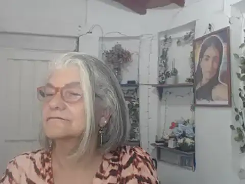 FunnyGrandma online show from 09-13-25, 01:49