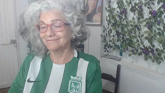 FunnyGrandma online show from 11-14-25, 01:26