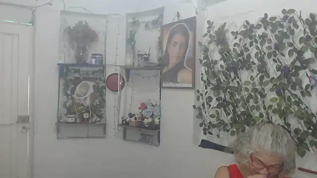 FunnyGrandma online show from 02-15-26, 06:04