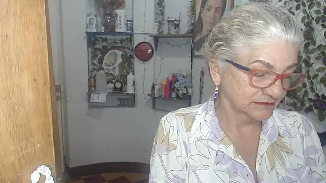 Snapshot of FunnyGrandma chatting on 05-21-26, 02:29 FunnyGrandma online show from 05-21-26, 02:29