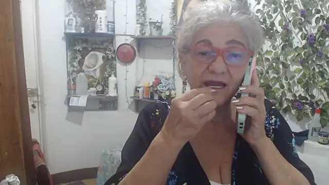 Snapshot of FunnyGrandma chatting on 05-25-26, 12:16 FunnyGrandma online show from 05-25-26, 12:16