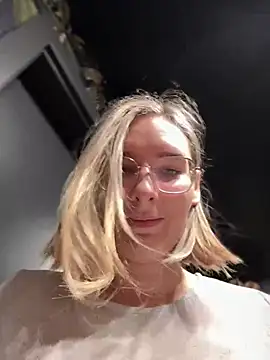 The Snowwhitee online show from 12-19-24, 09:07