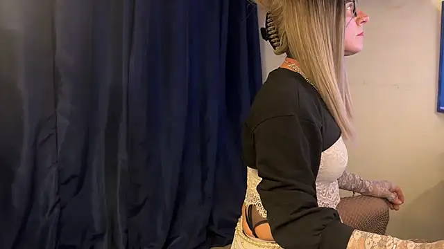 xdresserwithass online show from 12-16-25, 05:18