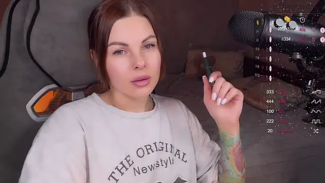 Snapshot of Your_Sweet_Lilu chatting on 12-22-25, 03:53 Your Sweet Lilu online show from 12-22-25, 03:53