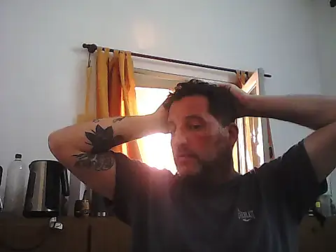 Snapshot of Reload_033 chatting on 04-24-26, 02:41 Reload 033 online show from 04-24-26, 02:41