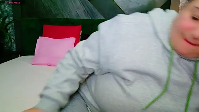 AleshaArabian online show from 02-25-25, 07:36