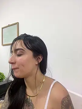 EmmyEvans1 online show from 02-10-26, 07:40