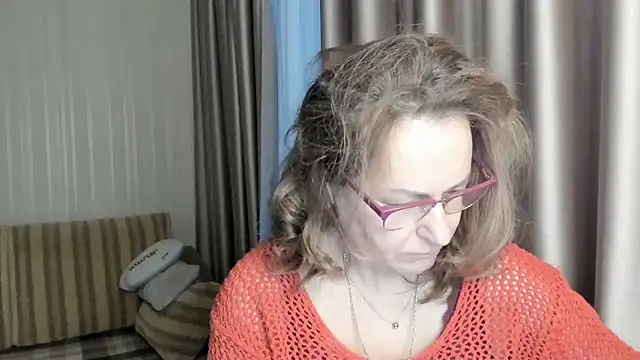 lauraoven online show from 01-10-25, 07:04