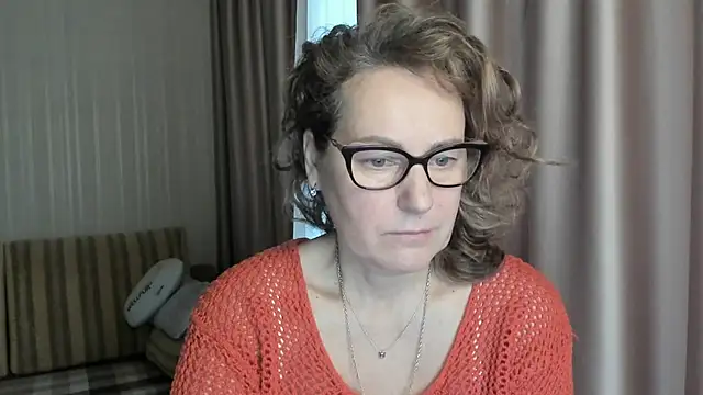 lauraoven online show from 01-19-25, 07:36