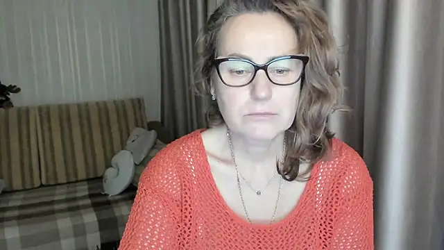 lauraoven online show from 01-23-25, 04:26