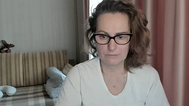 lauraoven online show from 02-07-25, 07:29