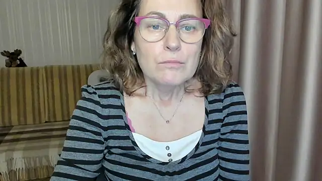 lauraoven online show from 03-18-25, 01:31