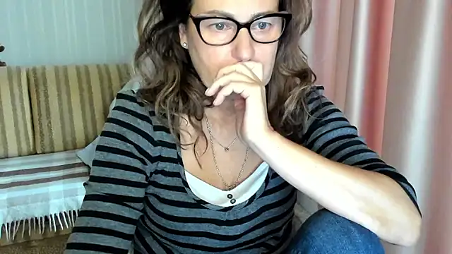 lauraoven online show from 10-29-25, 08:05