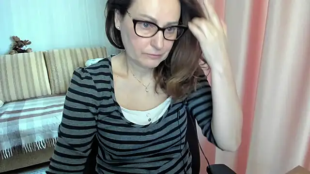 lauraoven online show from 03-11-26, 07:25