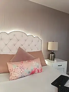 Sofiia W26 online show from 02-19-25, 07:48