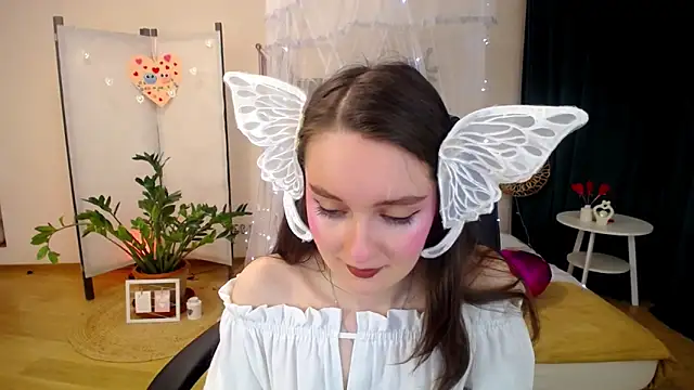 CloudGrace online show from 02-19-25, 03:17