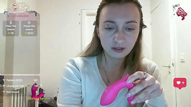 SusanCurt online show from 03-11-25, 04:07