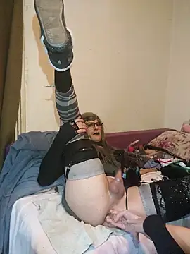 Snapshot of DiamondDrillBit chatting on 02-27-25, 03:47 DiamondDrillBit online show from 02-27-25, 03:47