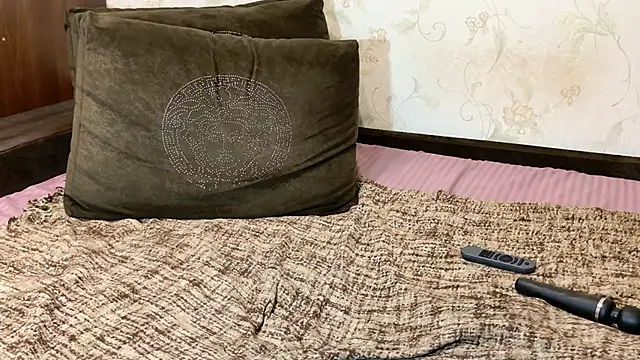 Snapshot of MARMELADINKA- chatting on 02-14-26, 10:39 MARMELADINKA- online show from 02-14-26, 10:39