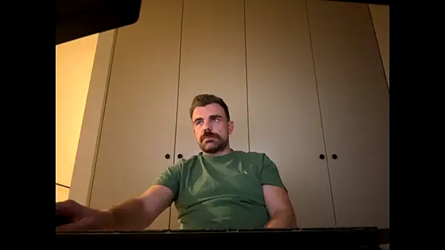 Snapshot of mrbigballs chatting on 11-07-25, 09:15 mrbigballs online show from 11-07-25, 09:15