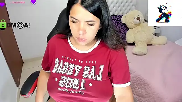 Karlathompson online show from 02-12-25, 12:27