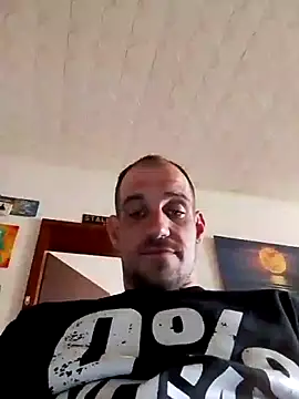 Codymc89 online show from 04-17-26, 01:58